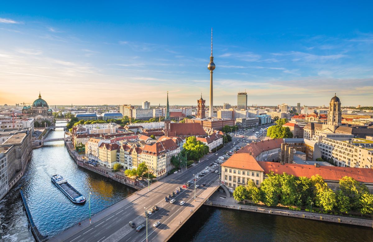 Berlin skyline with Spree river – Berlin is this year’s host city of the EAO 2023. Credit: Adobe Stock